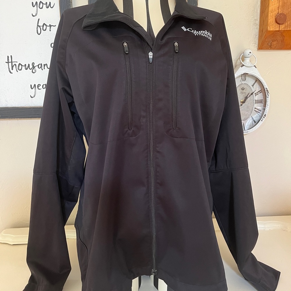 Columbia Titanium Woman’s Zip-up Jacket